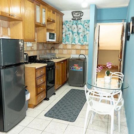 Finest Accommodation Oxford Manor One Bedroom Apt # 27 Kingston Eksteriør billede