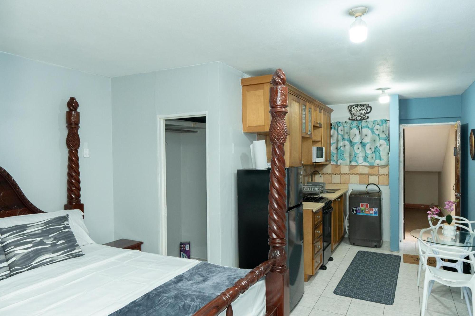 Finest Accommodation Oxford Manor One Bedroom Apt # 27 Kingston Eksteriør billede