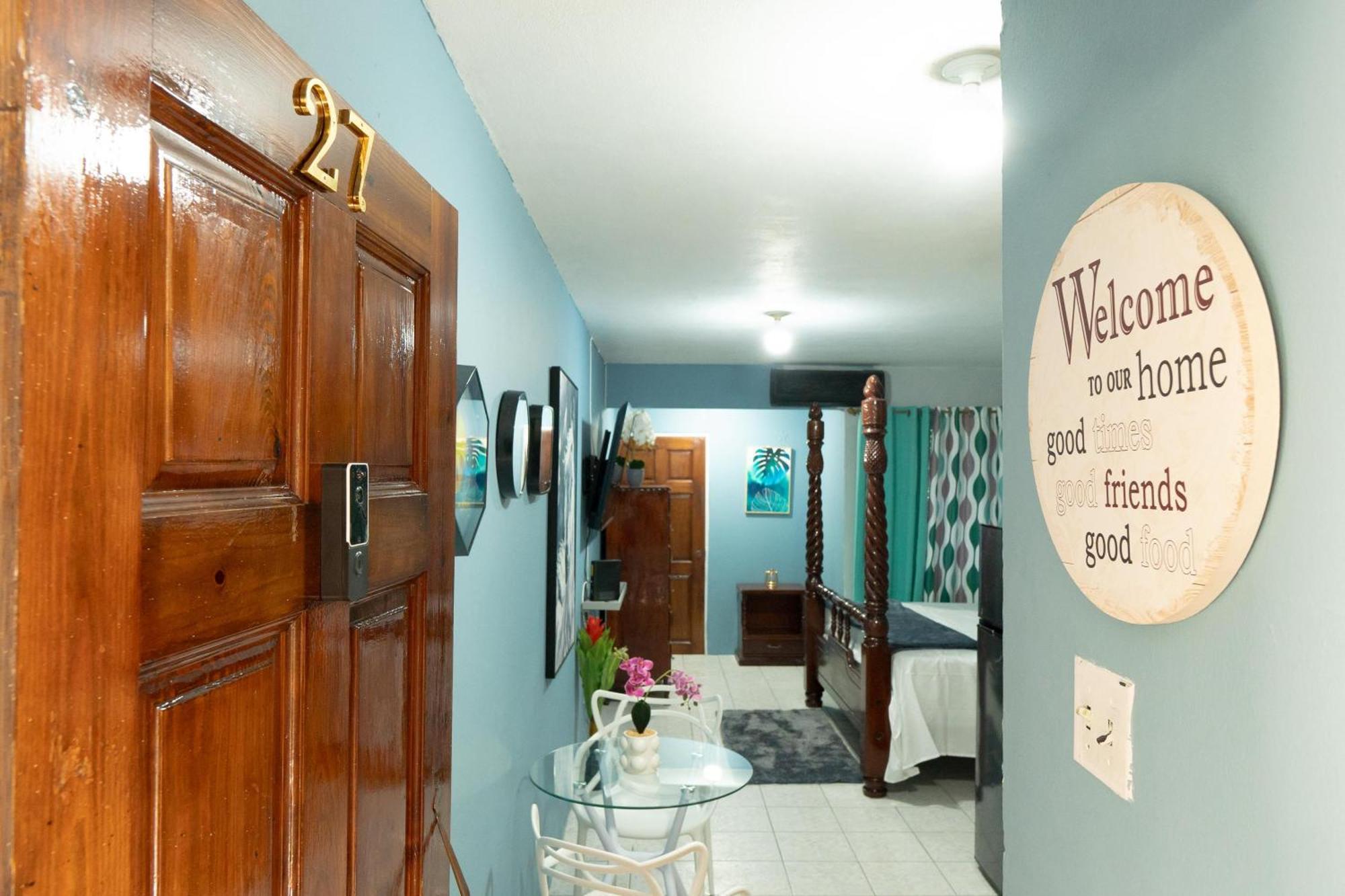 Finest Accommodation Oxford Manor One Bedroom Apt # 27 Kingston Eksteriør billede