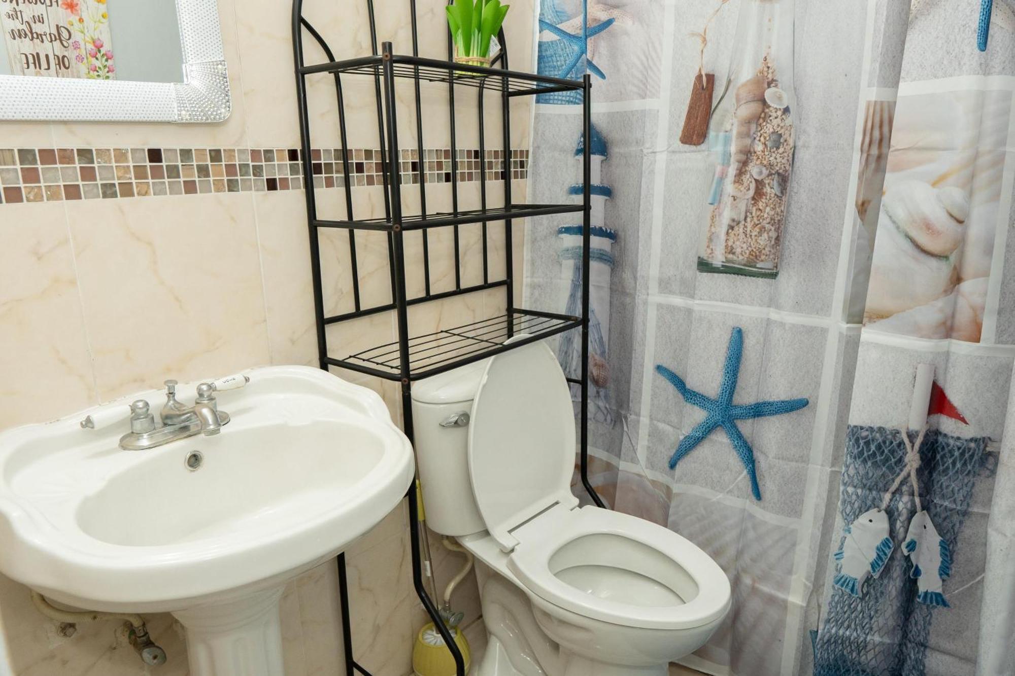 Finest Accommodation Oxford Manor One Bedroom Apt # 27 Kingston Eksteriør billede