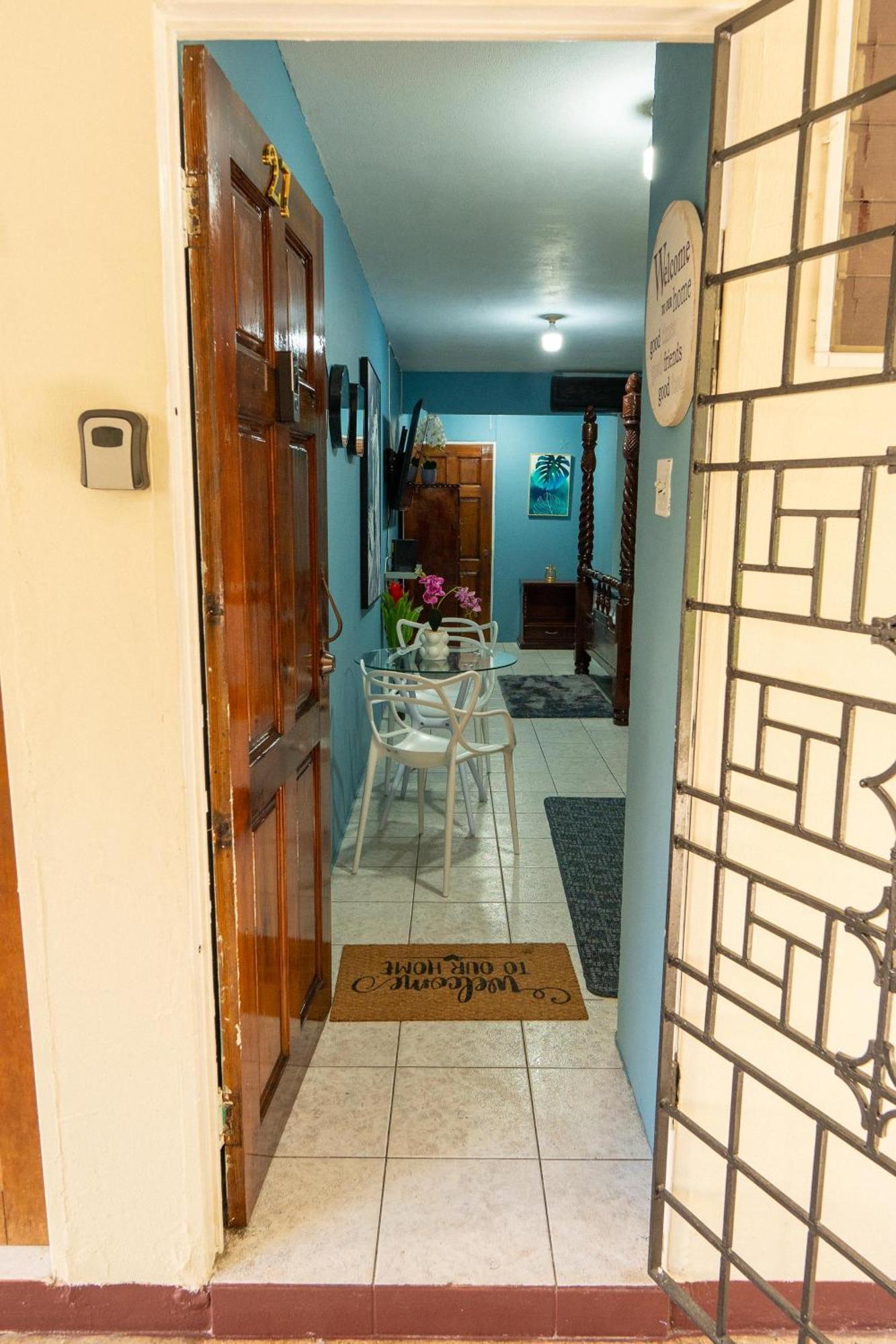 Finest Accommodation Oxford Manor One Bedroom Apt # 27 Kingston Eksteriør billede